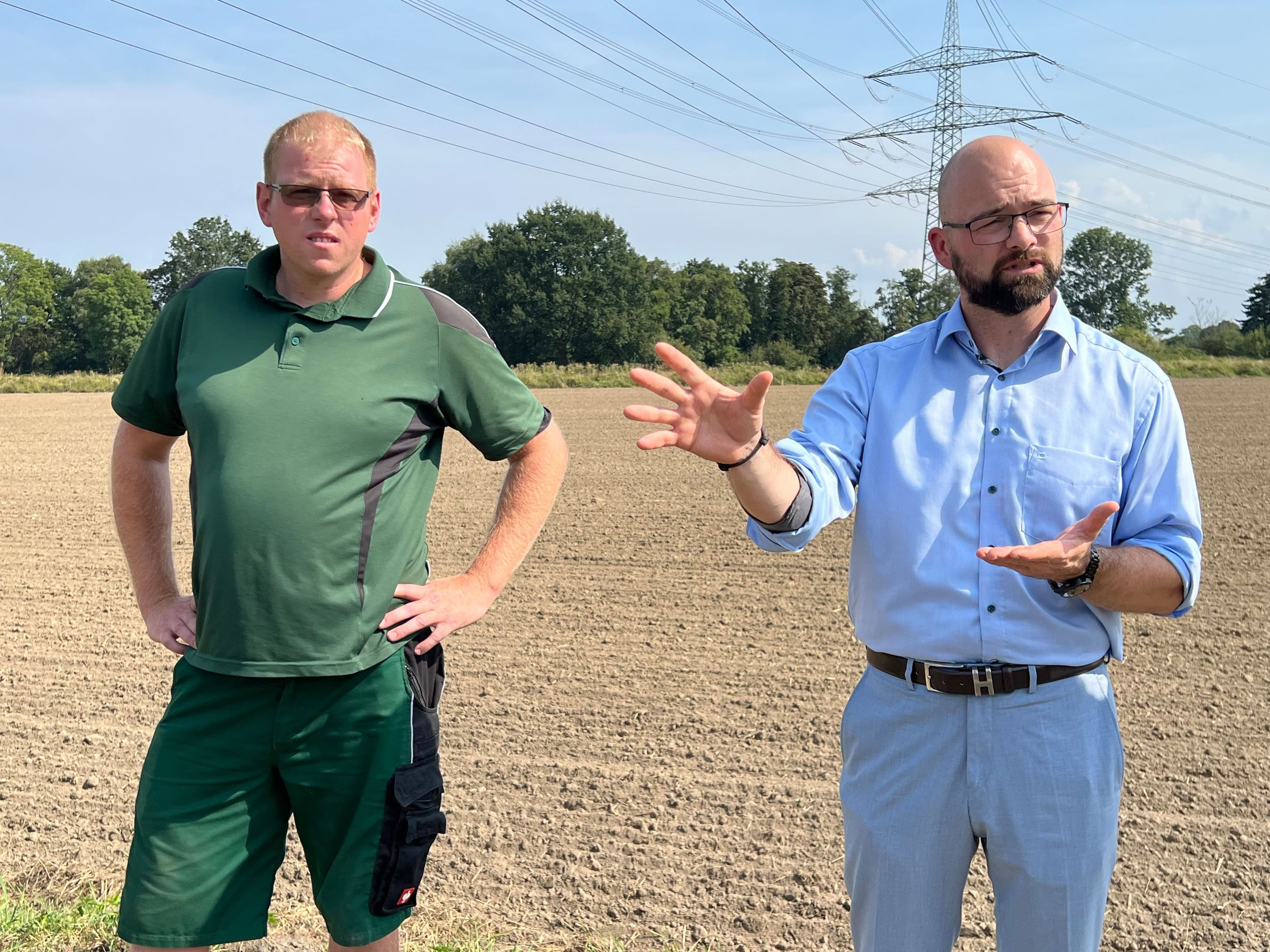 Blühstreifen in Gefahr: Wie Trampelpfade die Natur bedrohen