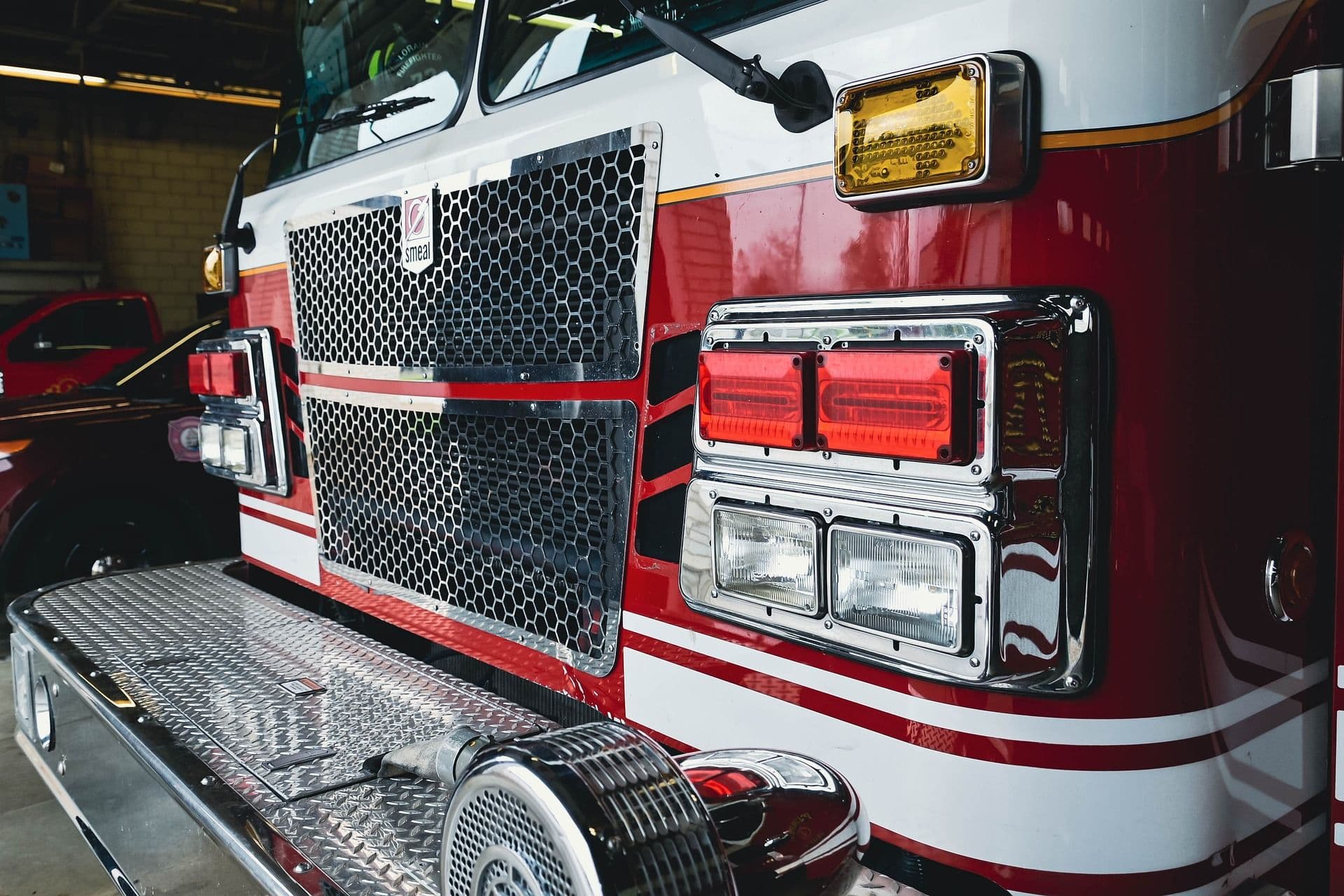 Dachstuhlbrand nach Blitzeinschlag: Feuerwehr im Einsatz in Eving