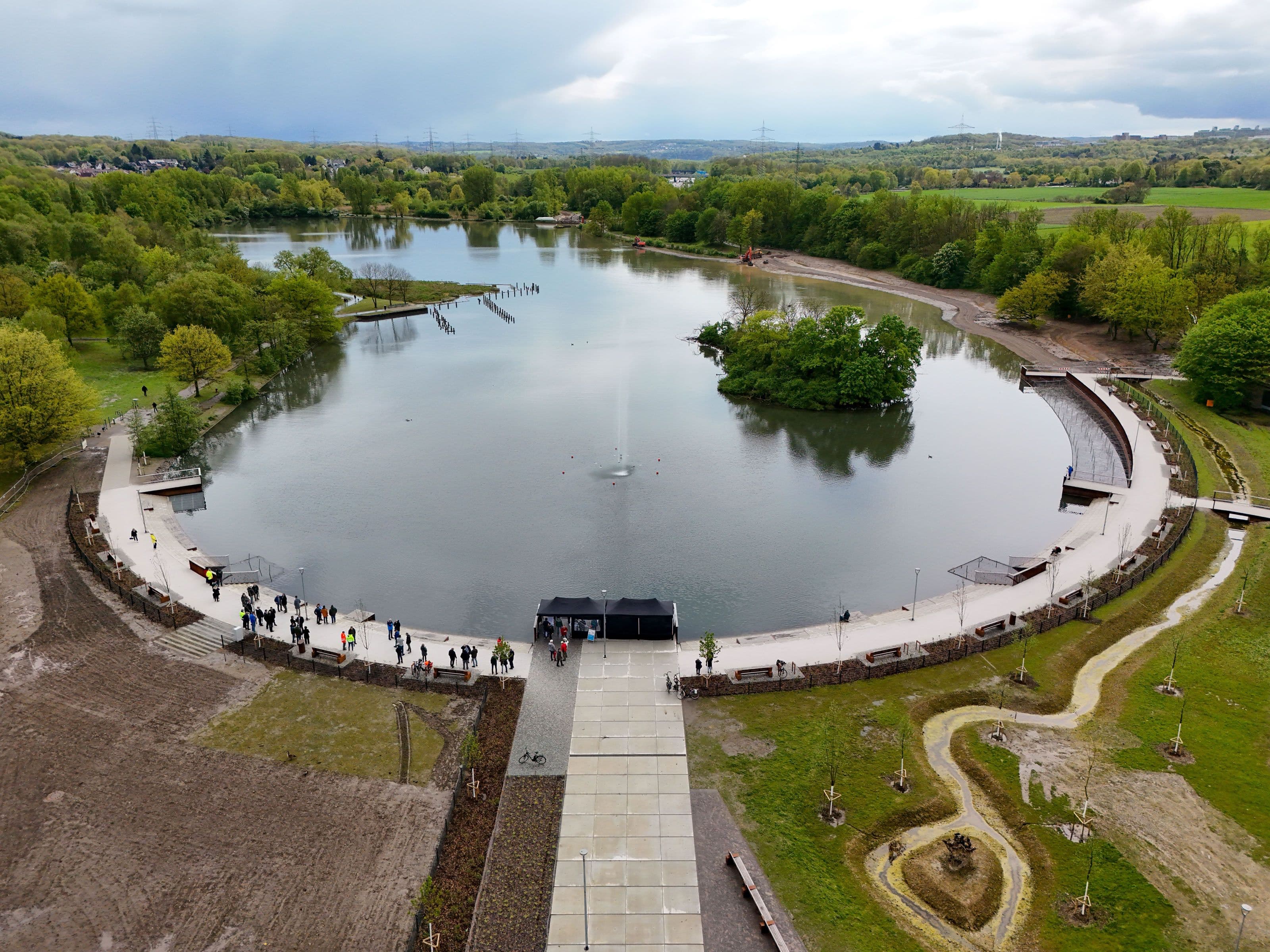 Die Uferpromenade am Ümminger See: Ein neues Juwel für Bochum