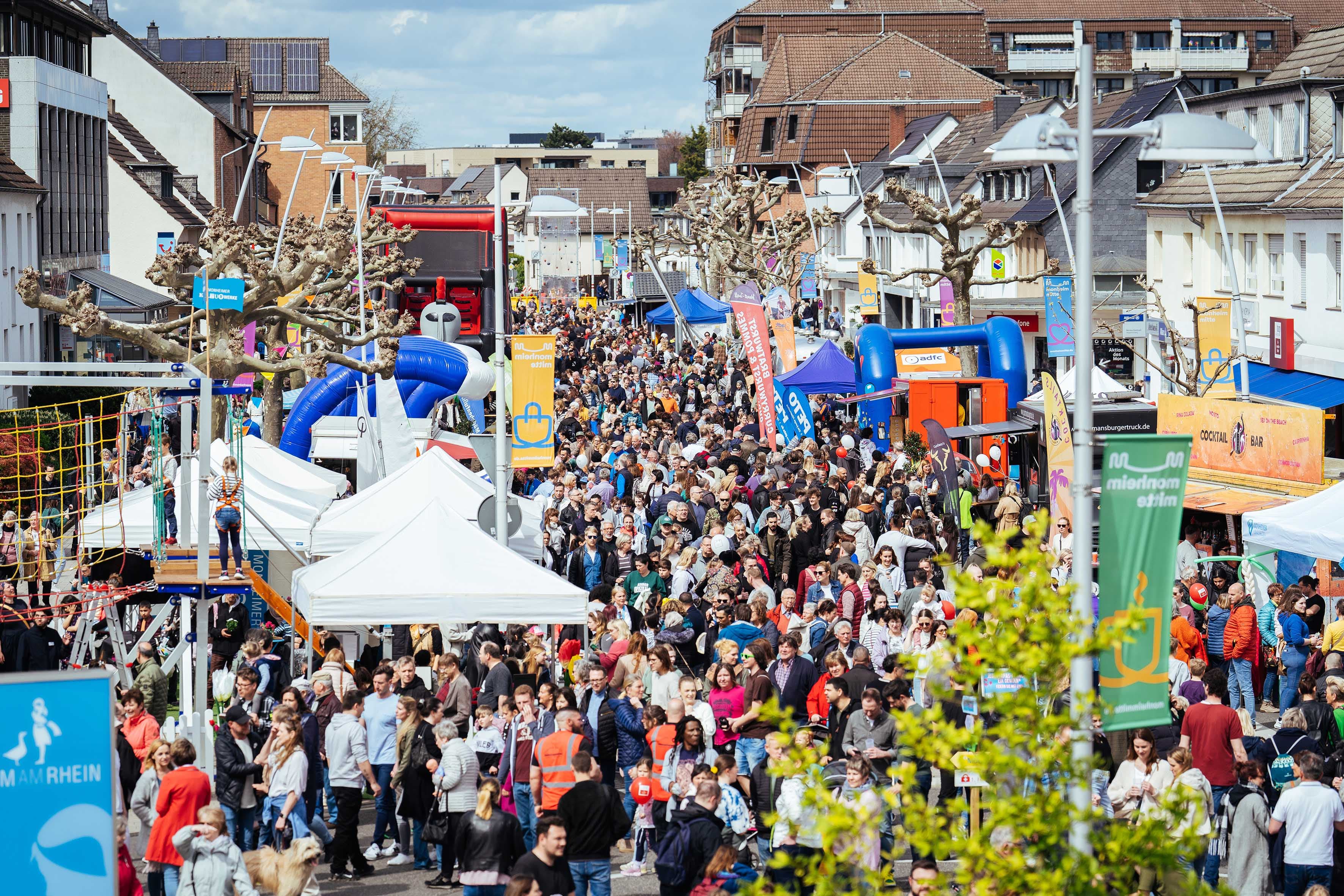 Farbenfrohes Frühlingsfest in Monheim am Rhein