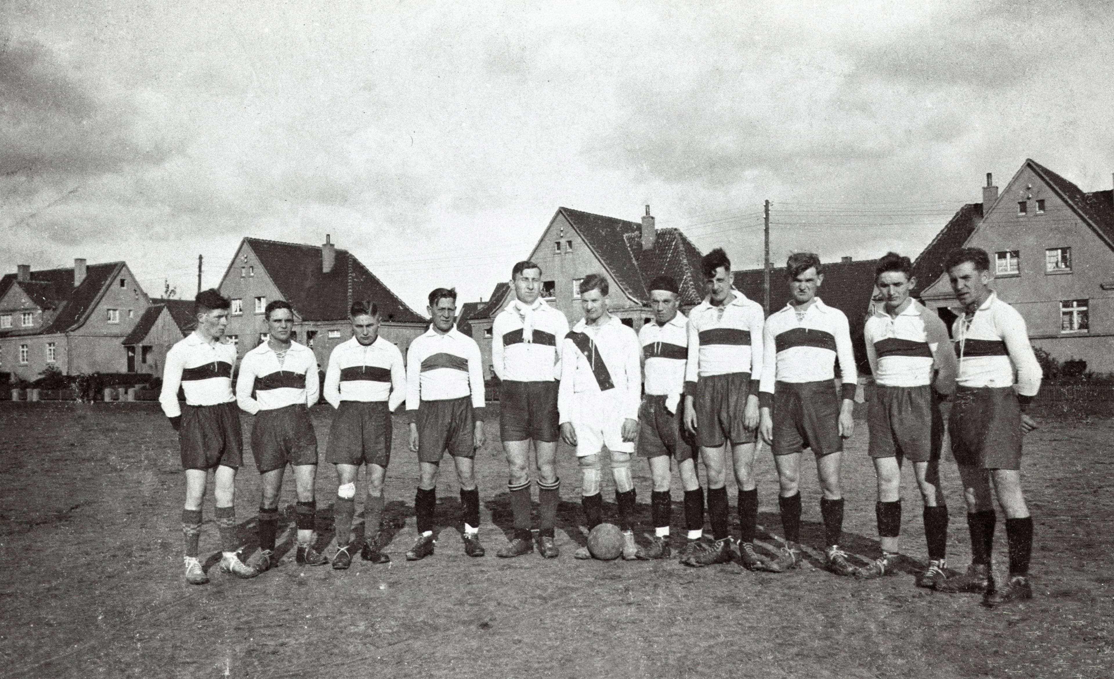 Historische Ausstellung zum Arbeiterfußball in Bochum eröffnet