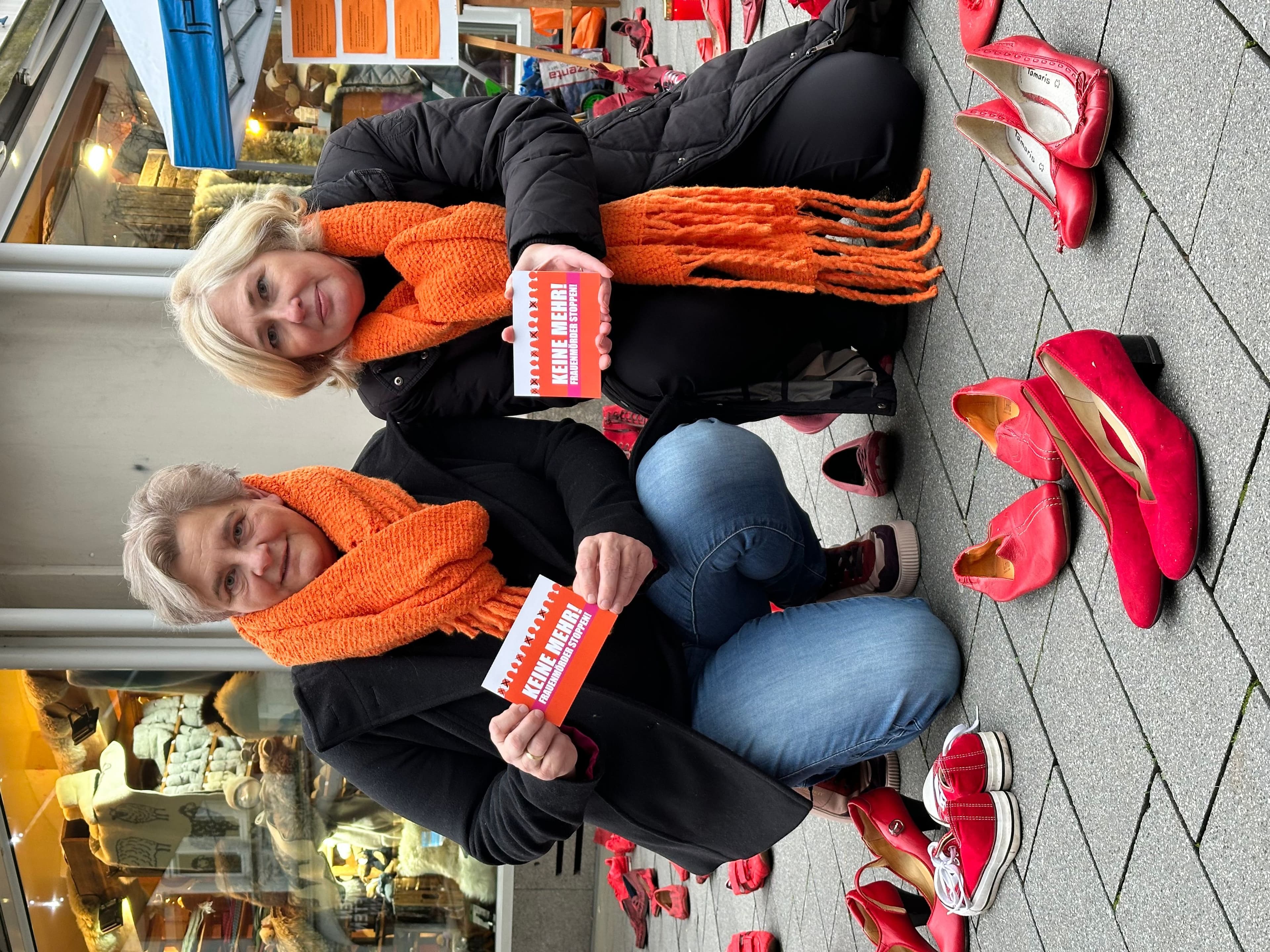 Rote Schuhe gegen tödliche Gewalt