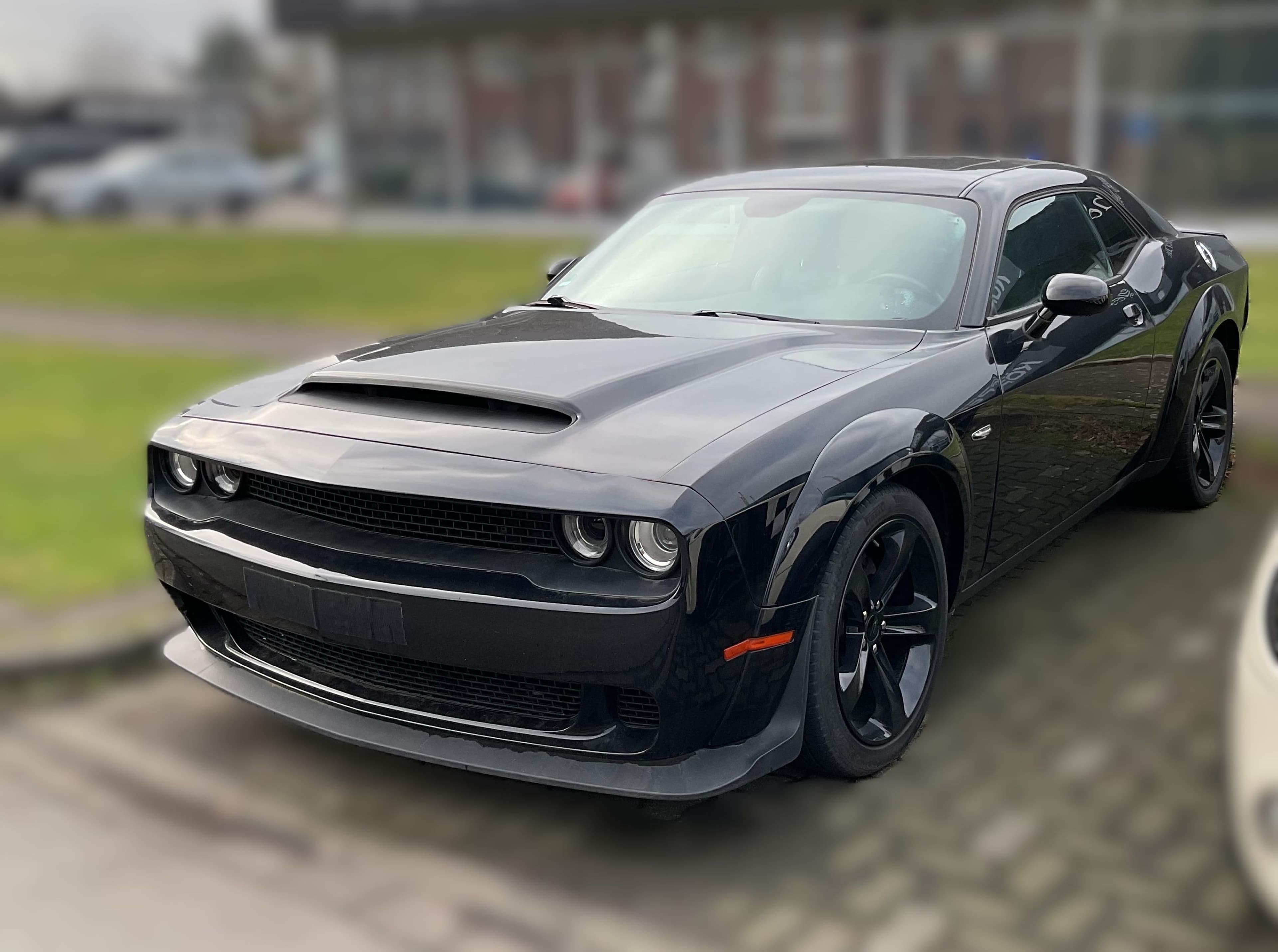 Schwarzer Dodge Challenger bei Dorstener Fundsachenversteigerung