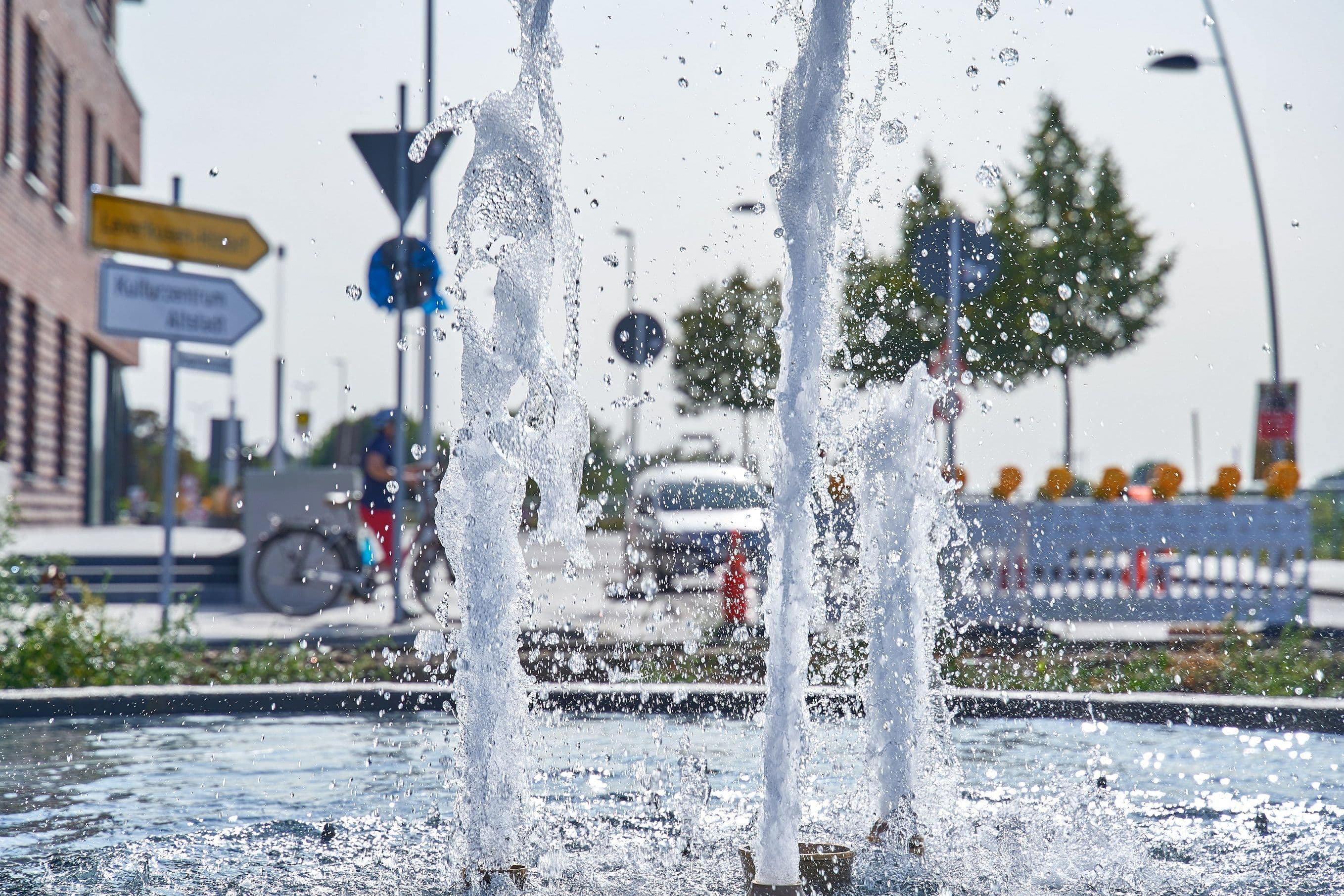 Spektakulärer Geysir-Ausbruch in Monheim