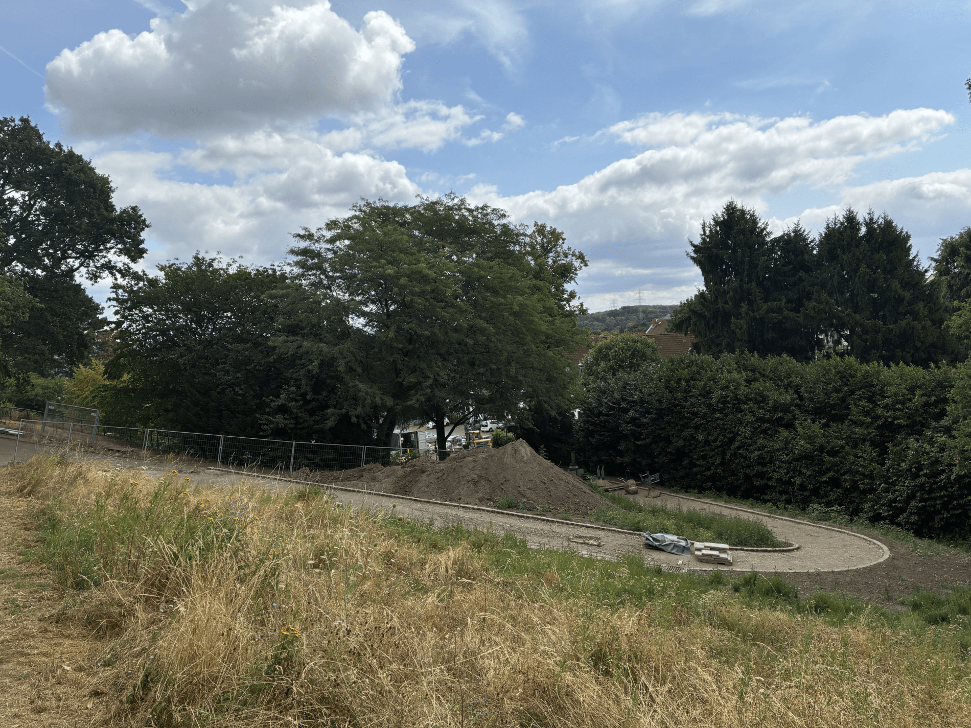 Sanierung im Gethmannschen Garten: neuer Spielplatz nimmt Form an