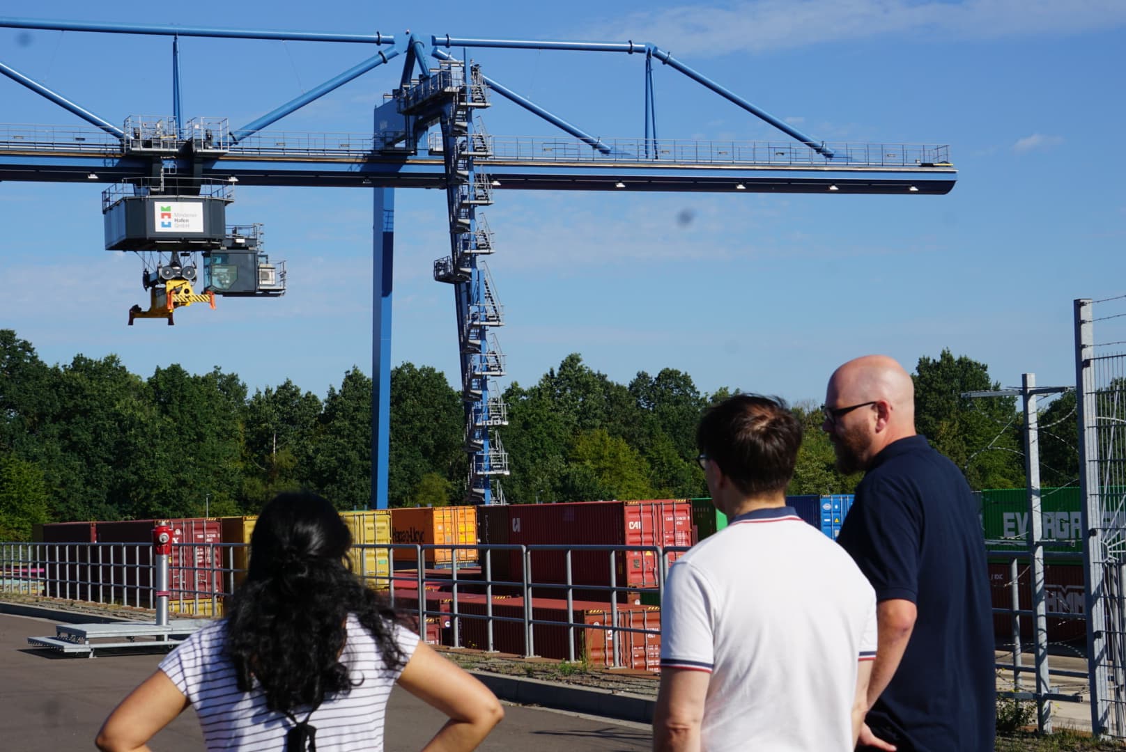 Schahina Gambir im Containerterminal RegioPort OWL in Minden