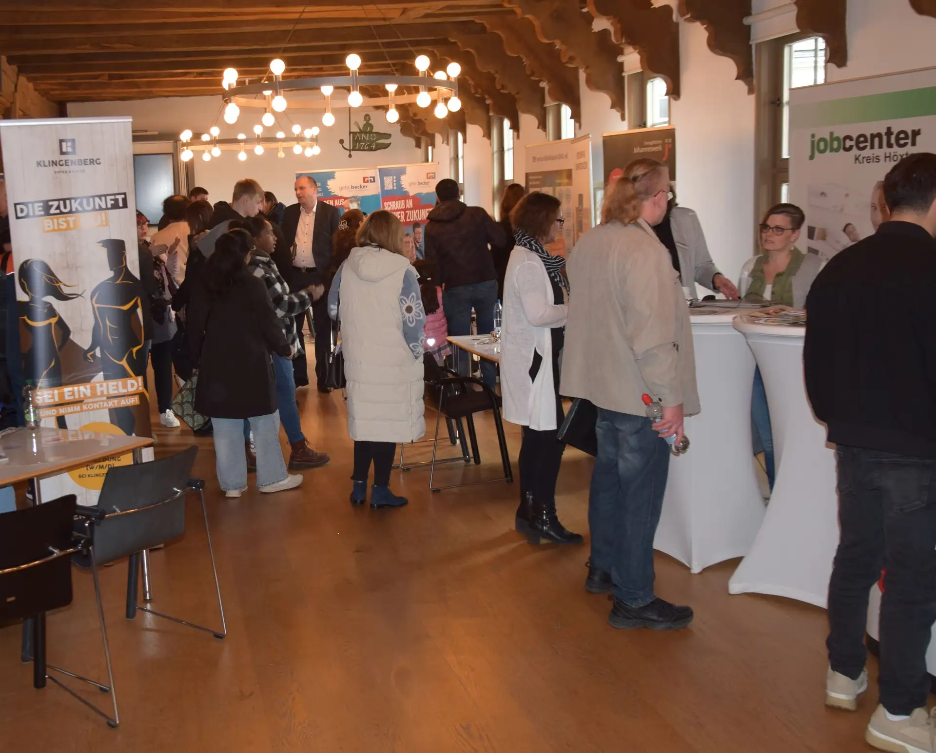 Erfolgreicher Stellenmarkt in Höxter: Über 550 Besucher!