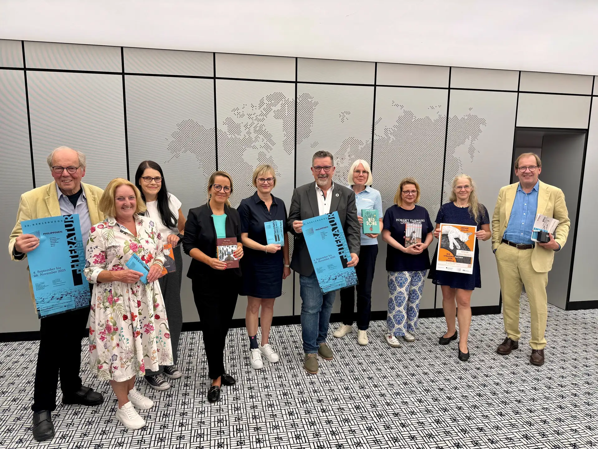 Herbstliches Literaturpflaster mit philippinischem Flair
