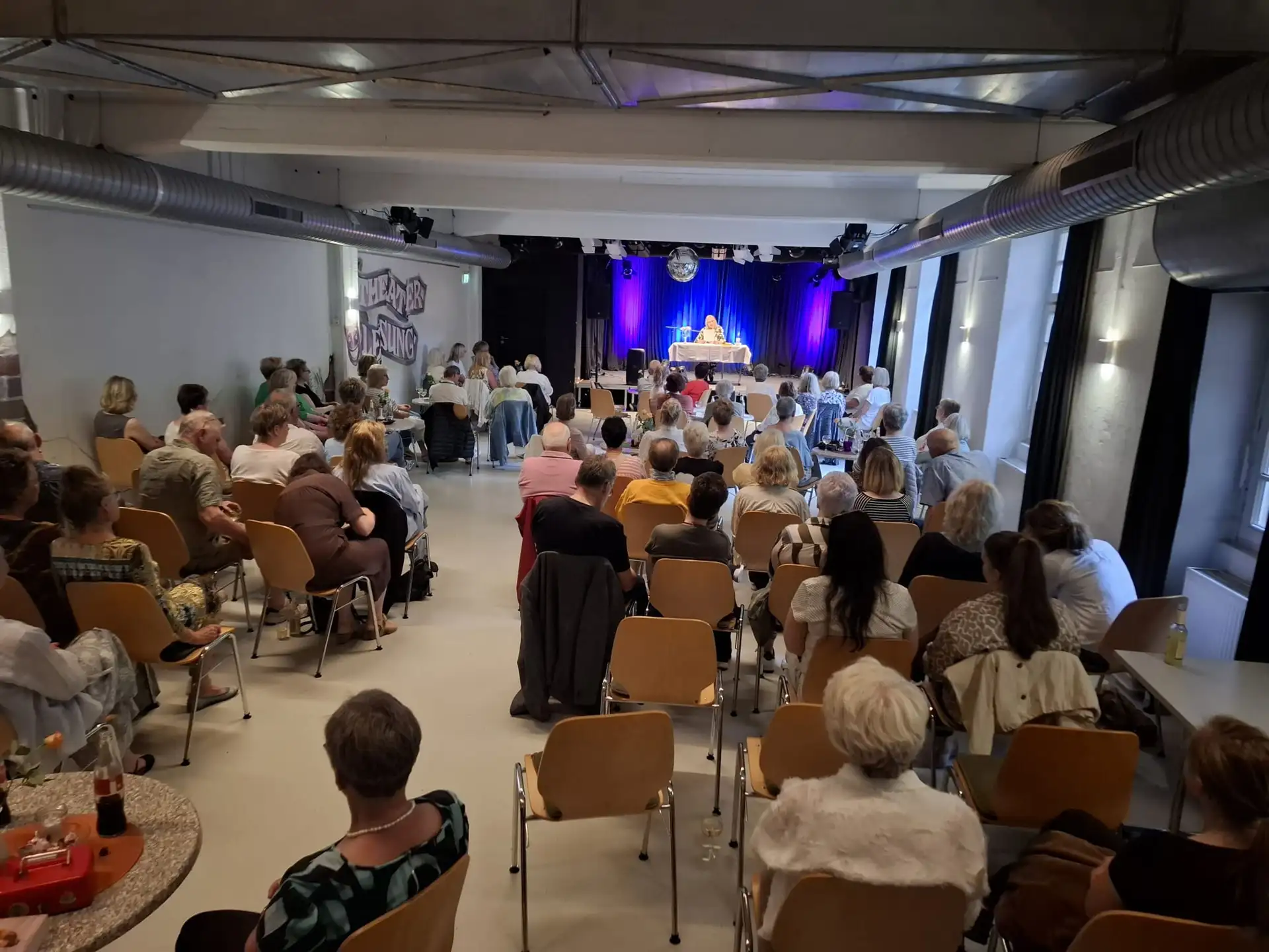 Vlotho: Felicitas Fuchs liest vor vollem Haus