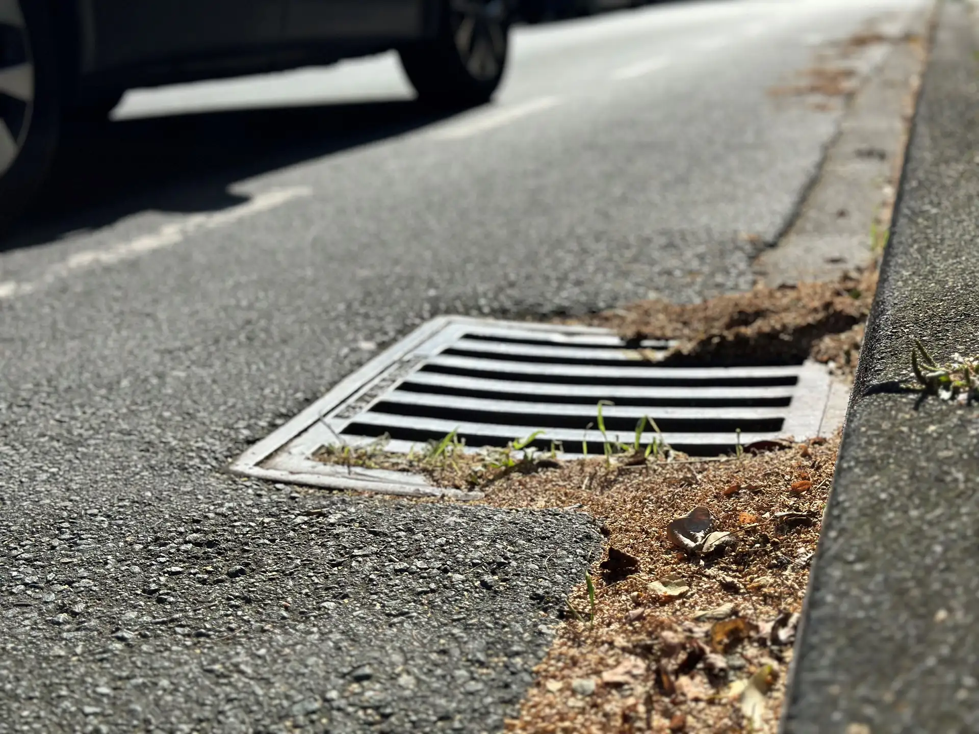 Wichtige Reinigungsaktion in Hattingen: Gullys werden gründlich gesäubert