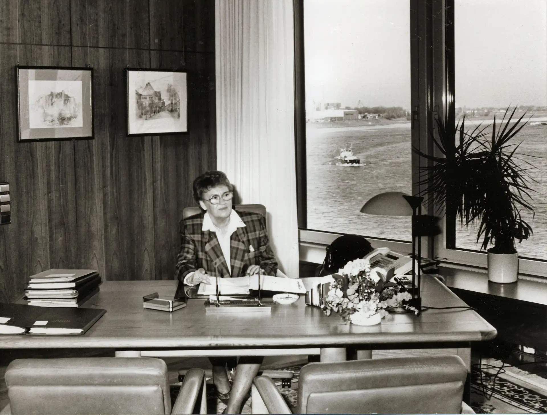 Sie mochte Monheim und hat lange Jahre nicht nur in, sondern auch für ihre Stadt gelebt. Im Juli 1977 klebte Ingeborg Friebe einer Bürgerin das Bekenntnis zu ihrer Stadt ans Auto. (