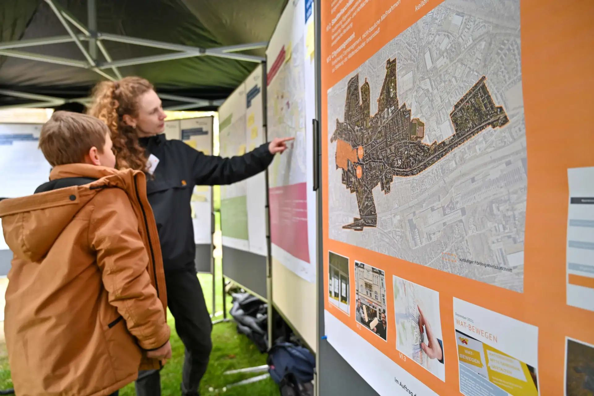 Eröffnung des Spielplatzes "Phönixnest" in Bochum-Wattenscheid, 08.04.2022.