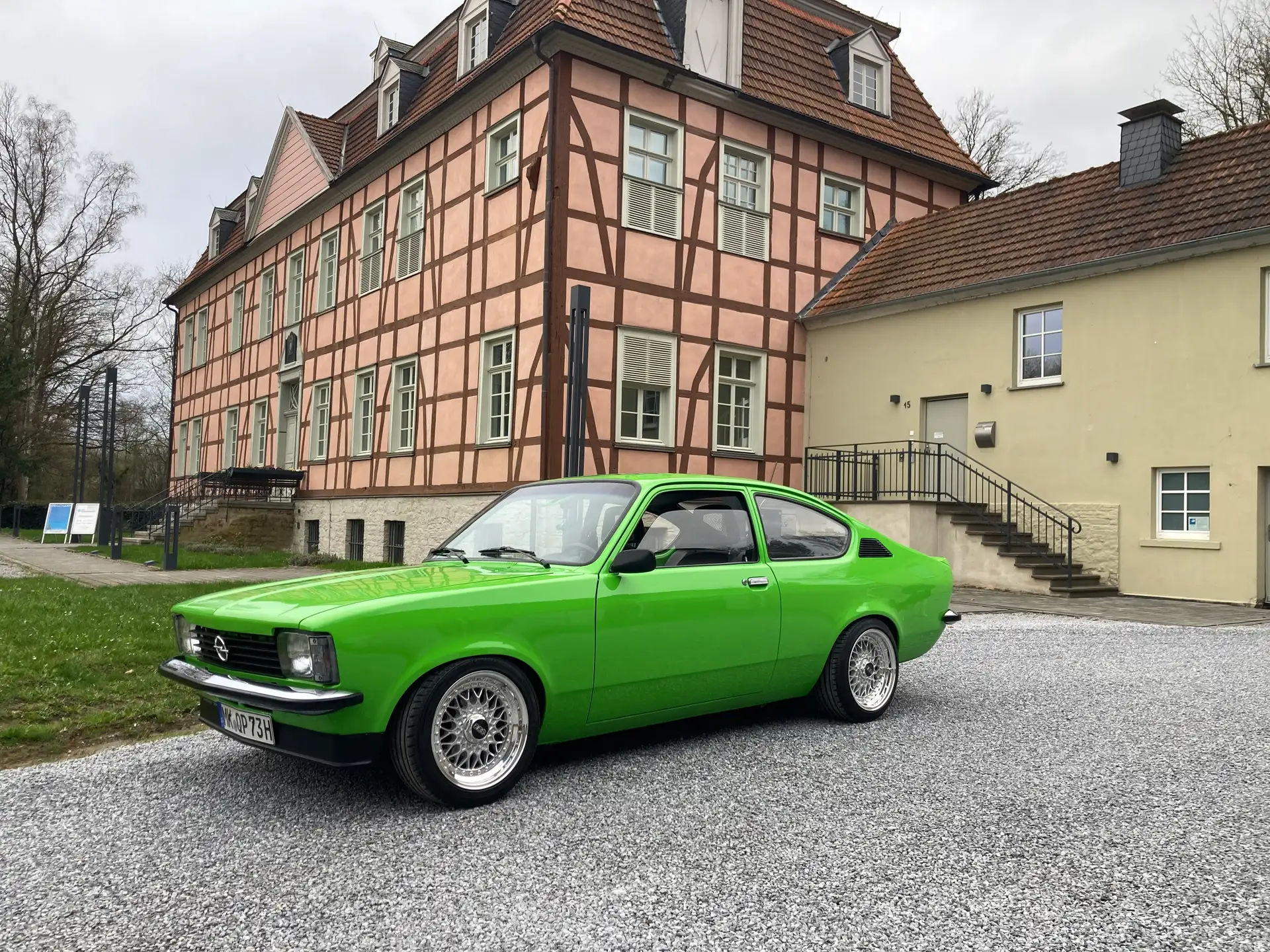 Oldtimer-Ausstellung bei Gut Rödinghausen Classics mit freiem Eintritt