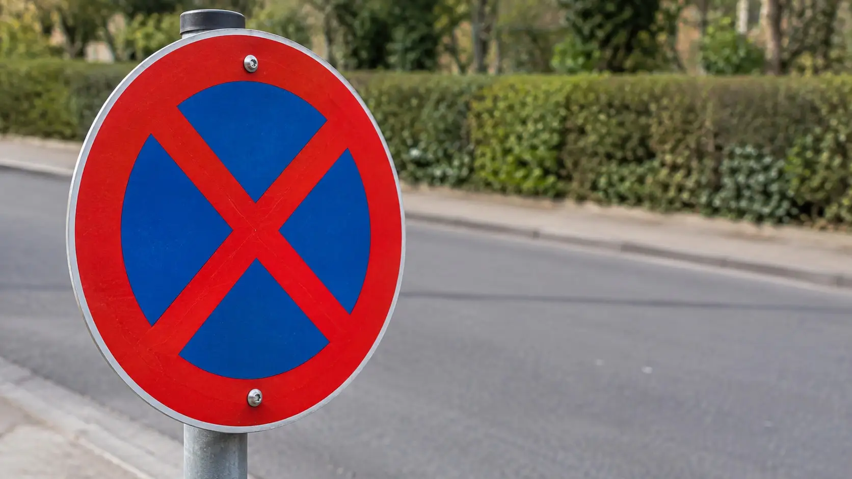 Vorübergehendes Halteverbot an einem nicht identifizierbaren Ort.